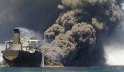 L'attaque du tanker Limburg, le 6 octobre 2002 au large du Yémen, revendiquée par Al Qaeda dans la Péninsule Arabique. 