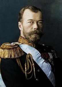 Nicolas II est le dernier tsar pour la Russie. Poursuivant les rêves de modernisation économique de son père, il ne parvient pas à juguler l'agitation sociale et politique, qui s'aggrave au gré des déboires de la politique étrangère russe. 