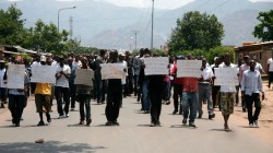 Des manifestants réclamant la fin des violences au Burundi