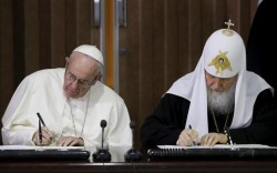 Le pape François et le patriarche Cyrille réunis pour la première fois à Cuba