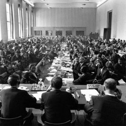 La conférence de Bandung (Indonésie), en 1955, impulse la création du tiers monde