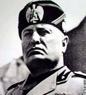 Benito Mussolini, premier fasciste à avoir obtenu le pouvoir dans les années 1920 en Italie.