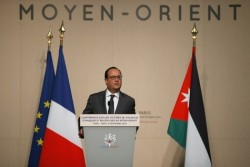 Le président français, François Hollande, qui annonce des frappes aériennes en Syrie.
