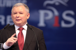 Jarosław Kaczyński, nouveau premier ministre polonais, ne veut pas quitter l'Union Européenne mais ne cesse de la fustiger.. Quel entre-deux pour perdurer la réussite polonaise ?