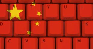 Poignée de main entre le fondateur du champion d'Internet chinois Jack Ma et le président sud-africain Cyril Ramaphosa