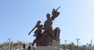 Vue du monument de la Renaissance africaine de Dakar