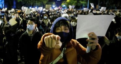 En chine, la population manifeste contre les restrictions sanitaires imposées par le gouvernement
