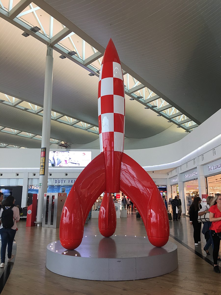 Fusée de Tintin, "Objectif Lune" ayant probablement inspiré Bernard Guetta pour "l'Europe à plusieurs étages"
