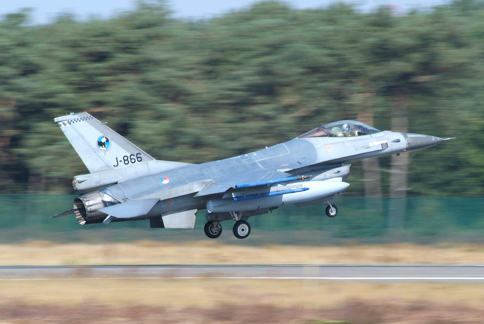 Avion de combat F-16 de la Royal Netherlands Air Force. Via Wikimedia. 