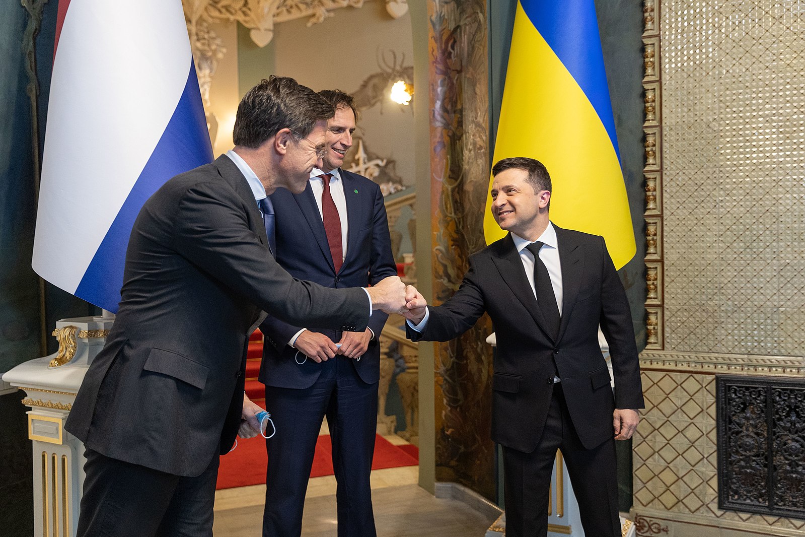 Mark Rutte et le Président Ukrainien Volodymyr Zelensky, en 2022.