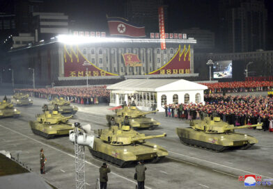 Parade nocturne en 2020 en Corée du Nord.