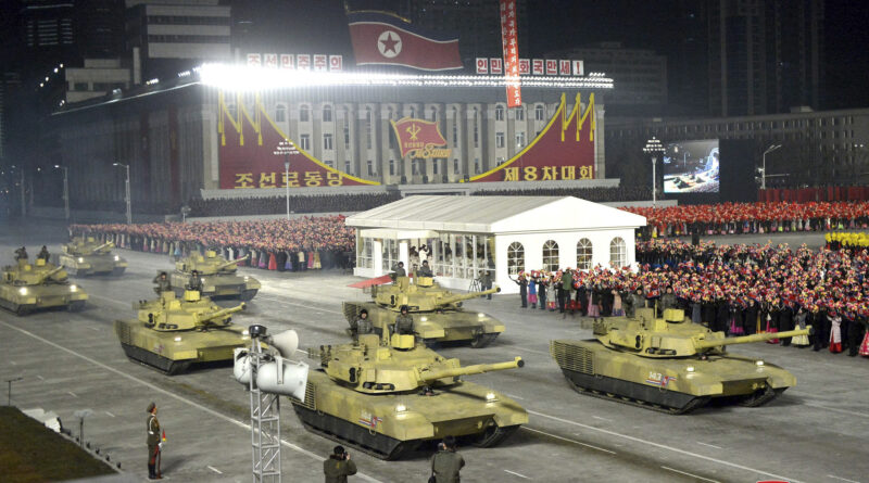 Parade nocturne en 2020 en Corée du Nord.