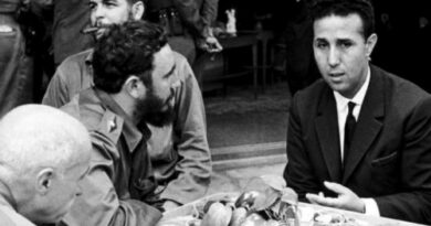 Castro et Ben Bella à Cuba.