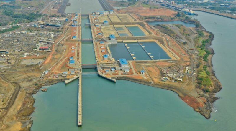 Canal de Panama, écluses.