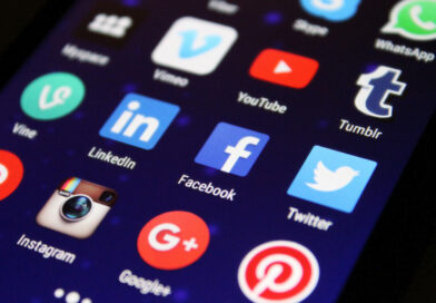 Majorités numériques et réseaux sociaux; le tournant international