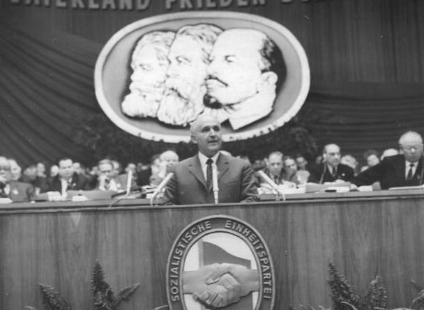 Todor Zhivkov, chef du gouvernement bulgare (1971-1989).